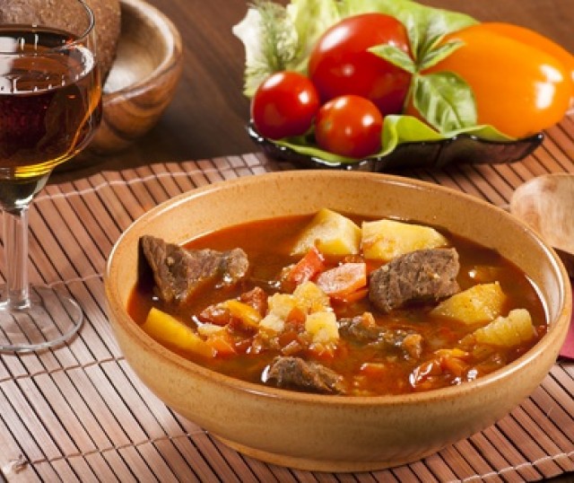 goulash-hungaro