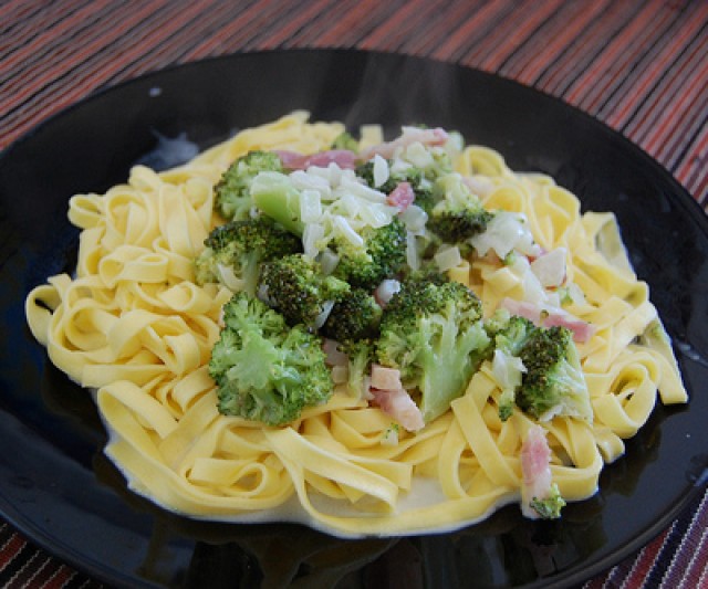 Pasta con Crema de Brócoli