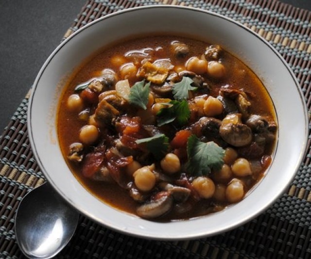 Cazuela de Garbanzos, Berenjena y Zapallo