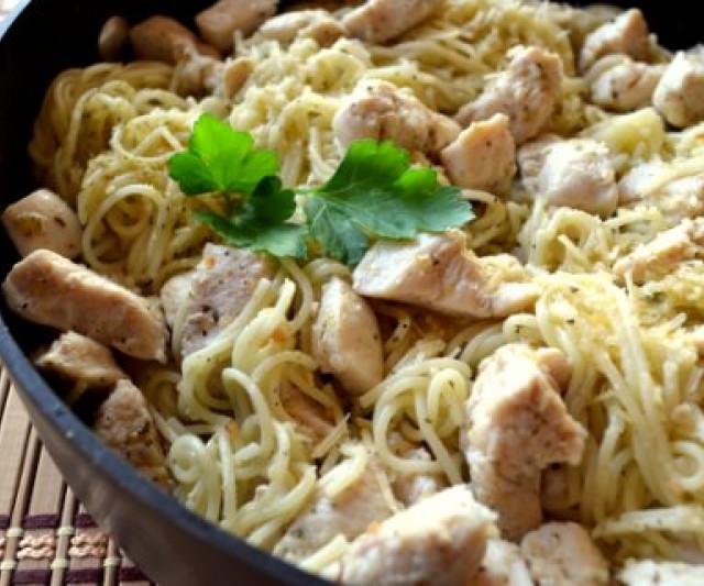 Pollo al Jengibre con Tallarines