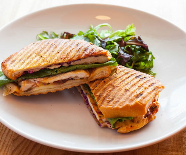 Sandwich Gourmet de Pollo a la Plancha